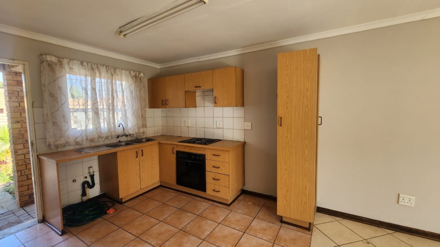 2 Bedroom Property for Sale in Langenhovenpark Free State